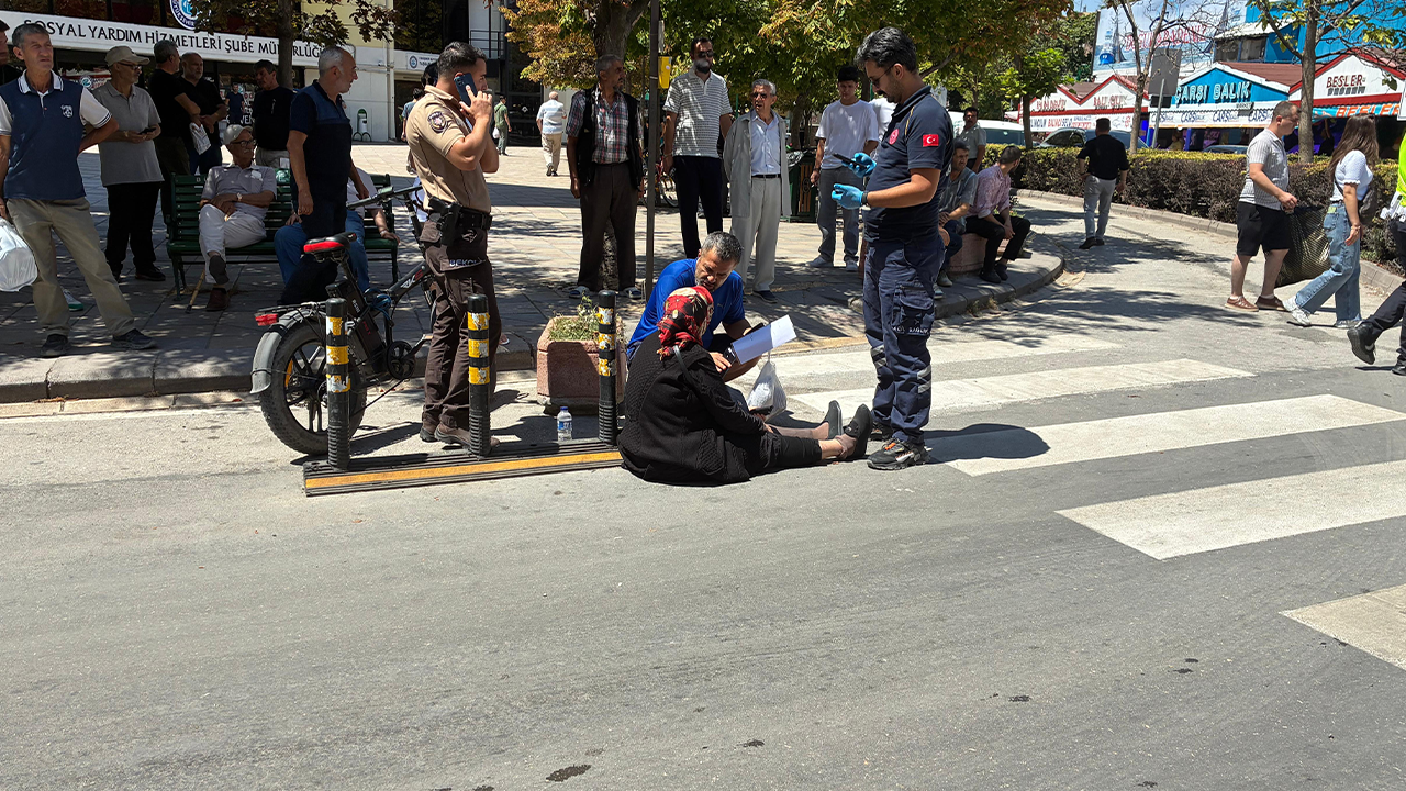 Kaza Sonucu Yaralanan Kadın Hastaneye Kaldırıldı