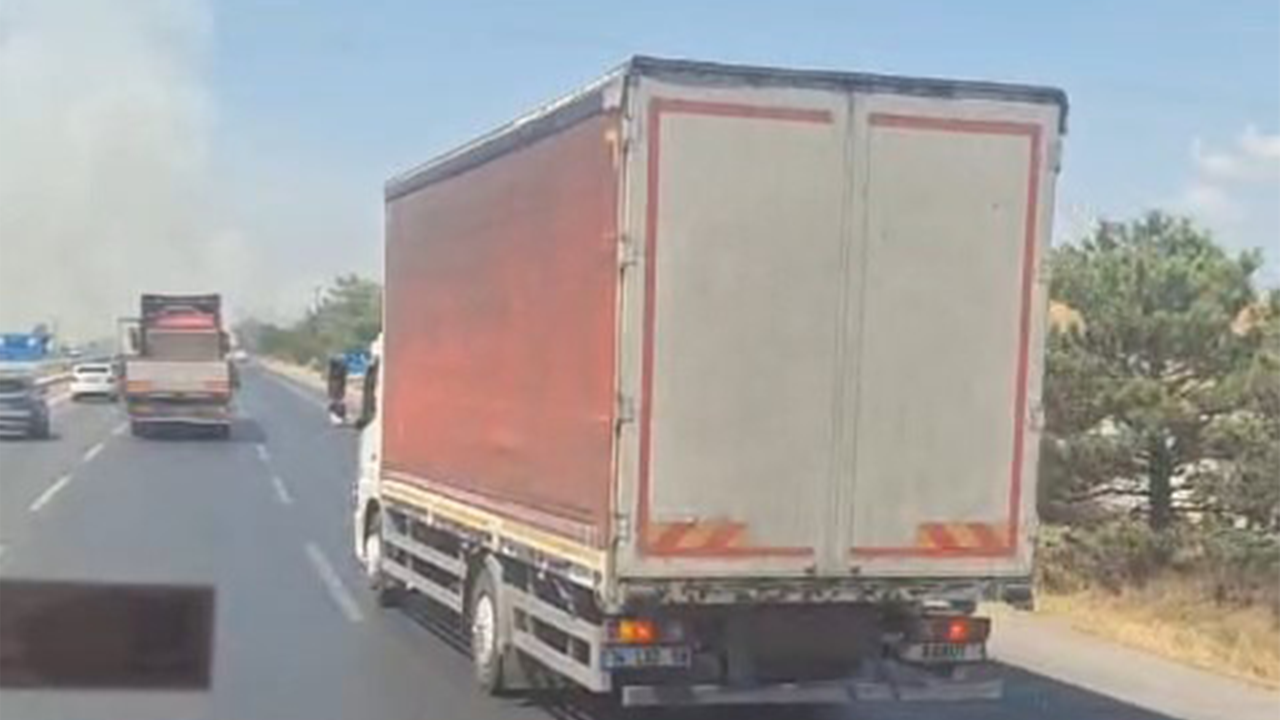 Otluk Alanda Çıkan Yangın Ormana Sıçramadan Güçlükle Söndürüldü