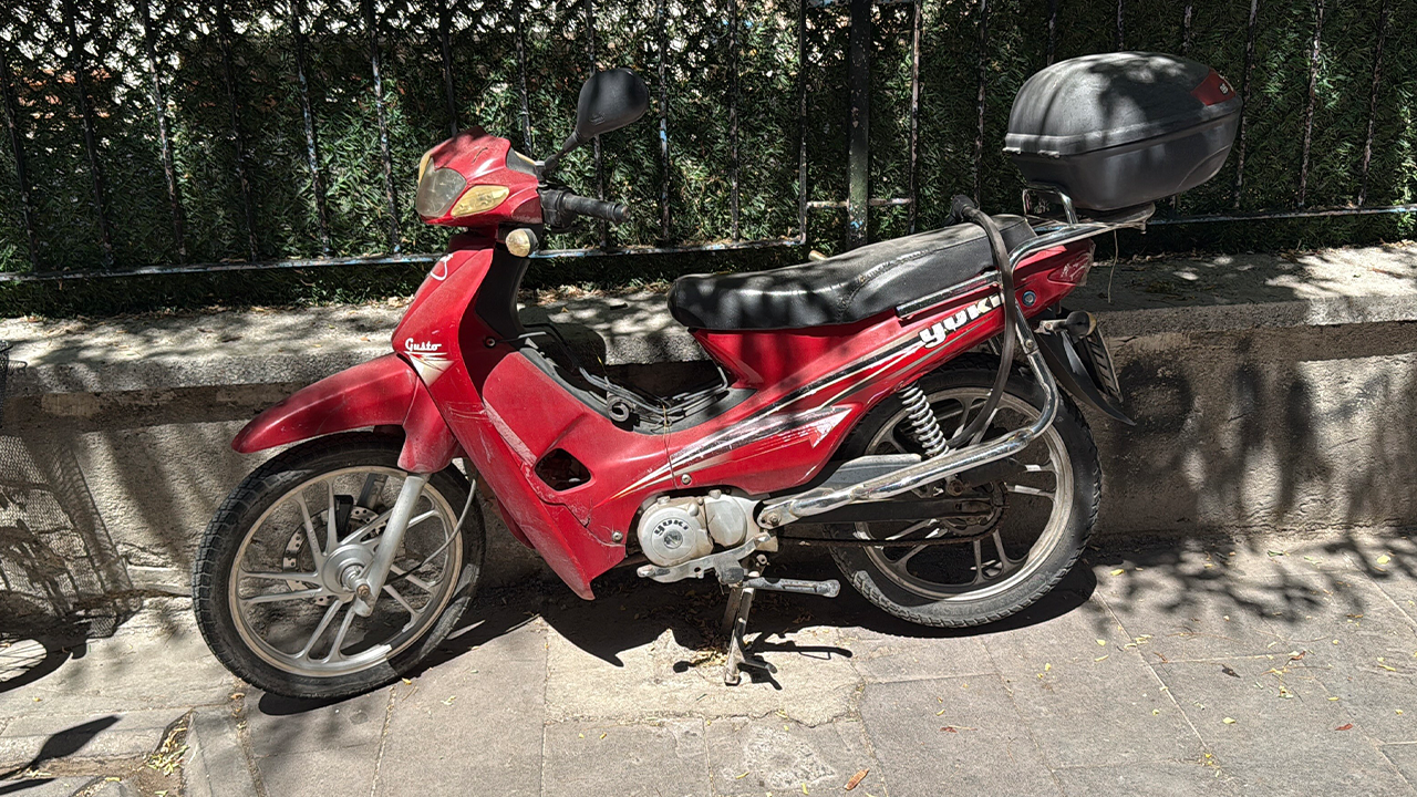 Park Halindeki Motosiklet Çalıntı Çıktı