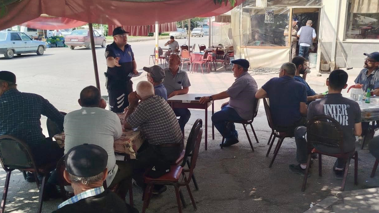 Polis Ekipleri Vatandaşları Dolandırıcı Ve Hırsızlara Karşı Uyardı