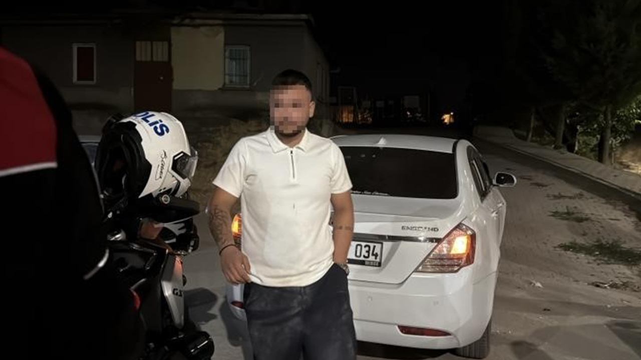 Poli̇sten Kaçan Sürücü Spor Salonu Bahçesi̇nde Yakalandi