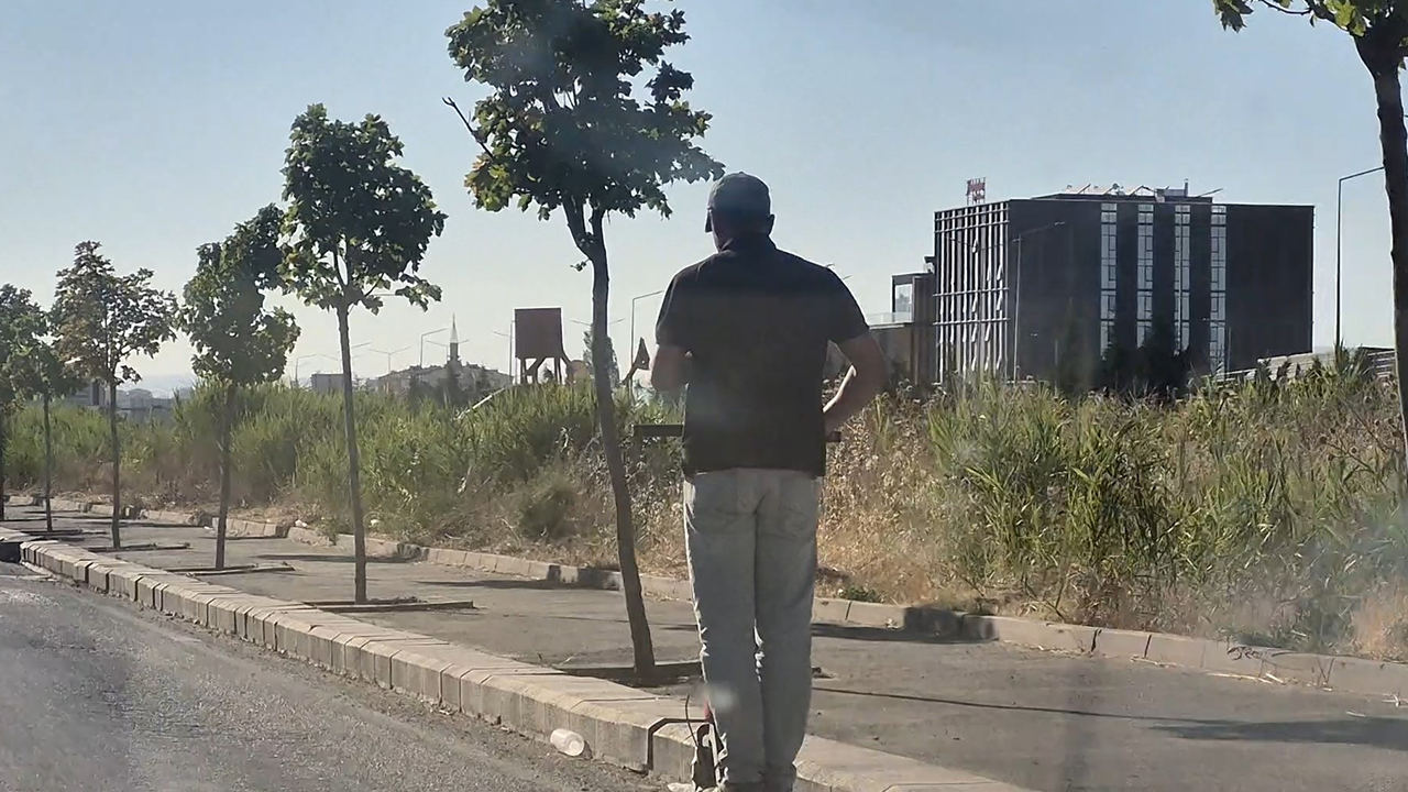Skuter Sürücüsünün Tehlikeli Yolculuğu Kameraya Yansıdı