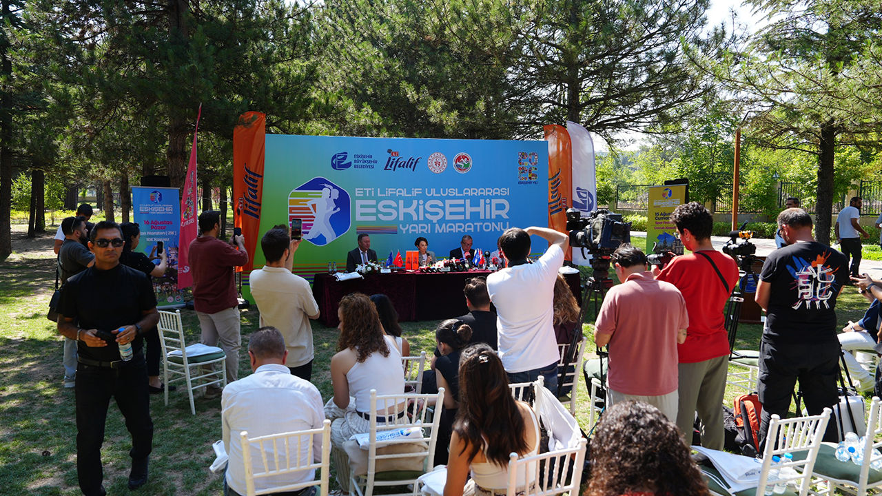 Uluslararası Eskişehir Yarı Maratonu Ve Spor Festivali’nin Tanıtım Toplantısı Yapıldı