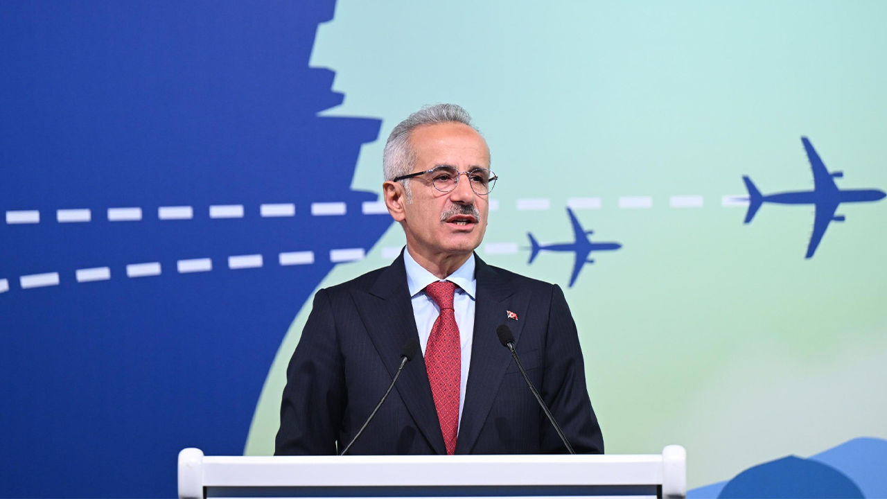 Bakan Uraloğlu: Aylık 2 GB Ücretsiz İnternet İmkanı Sağlıyoruz!