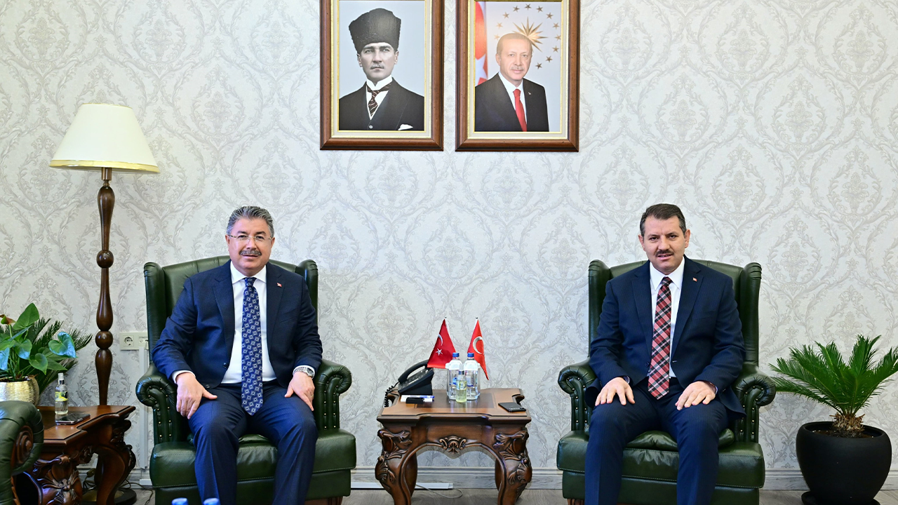 Bakan Yardımcısı Ayhan Ile Vali Yılmaz Bir Araya Geldi