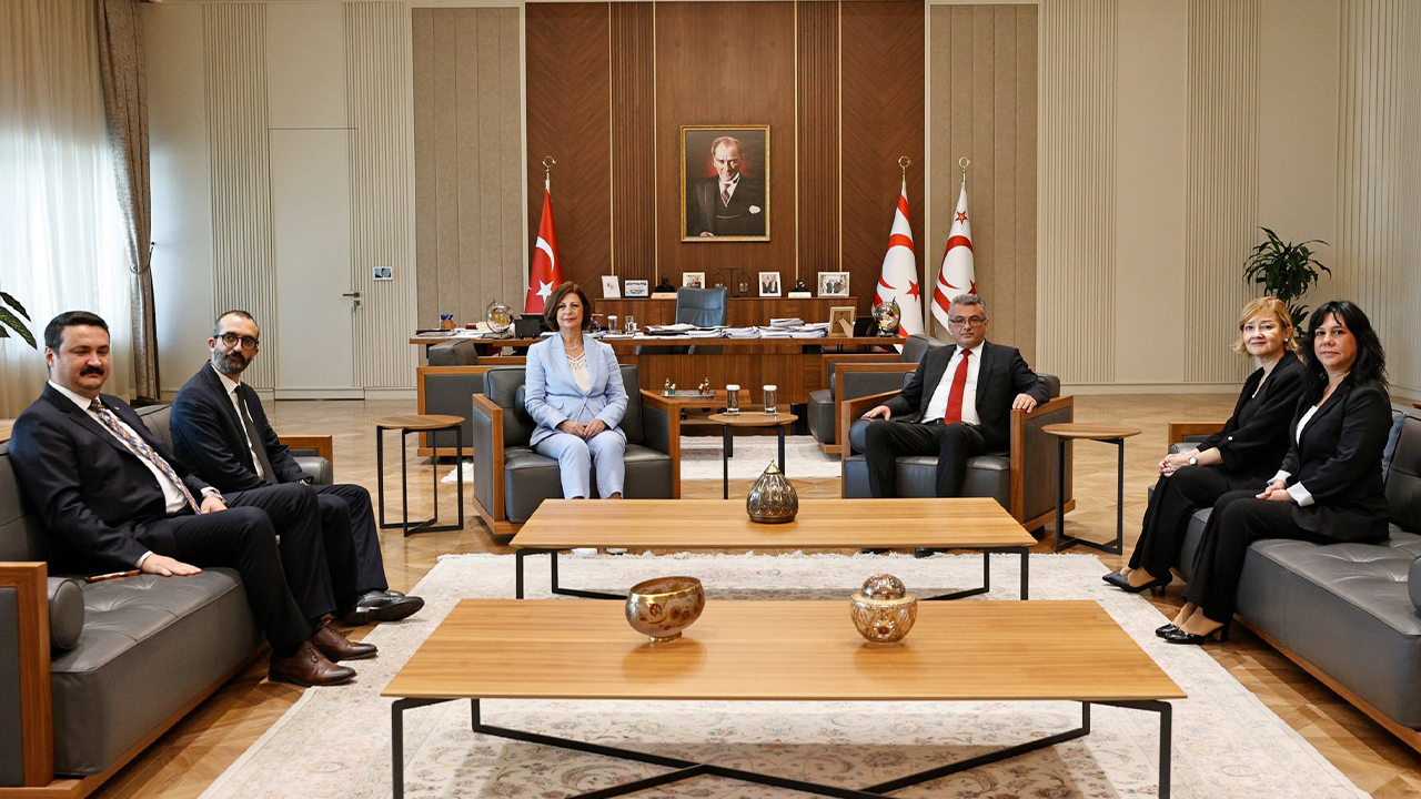 Başkan Ünlüce Cumhurbaşkanı Erhürman Ile Bir Araya Geldi