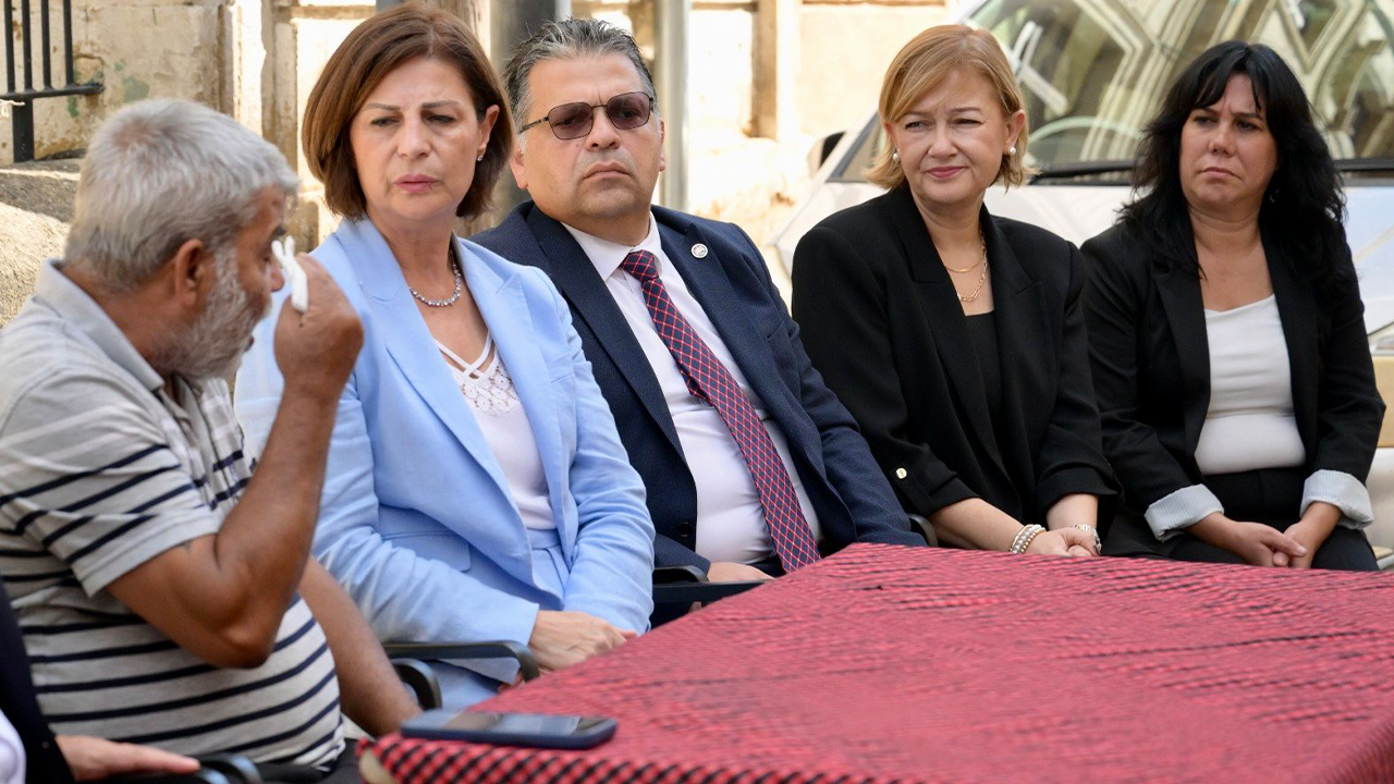 Başkan Ünlüce'den Demir'in Lefkoşa'daki Evine Taziye Ziyareti