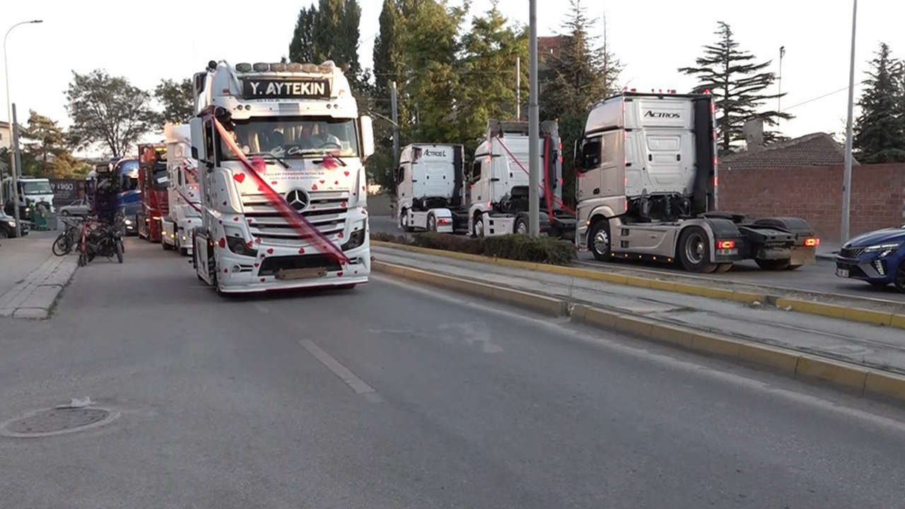 Düğün Konvoyundaki Tırlar Dikkat Çekti