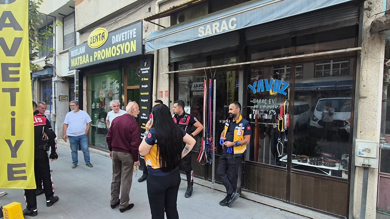 Dükkânın İçerisi Görünmeyince İtfaiye İstendi