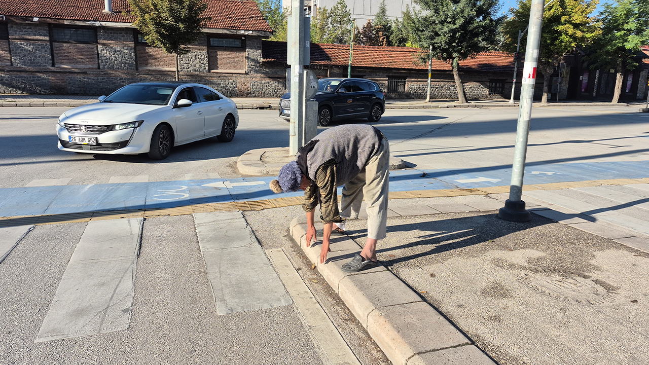 Esnek Hareketleriyle Dikkat Çekiyor