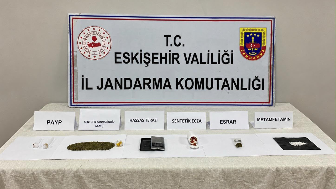 Evinden Çok Sayıda Muhtelif Yasaklı Madde Çıktı