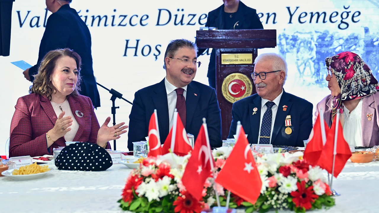 Gaziler Onuruna Yemek Programı Düzenlendi