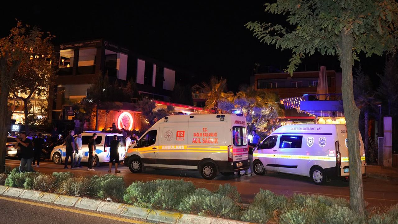 Kafede Kurşunlar Havada Uçuştu 2 Kişi Hayatını Kaybetti