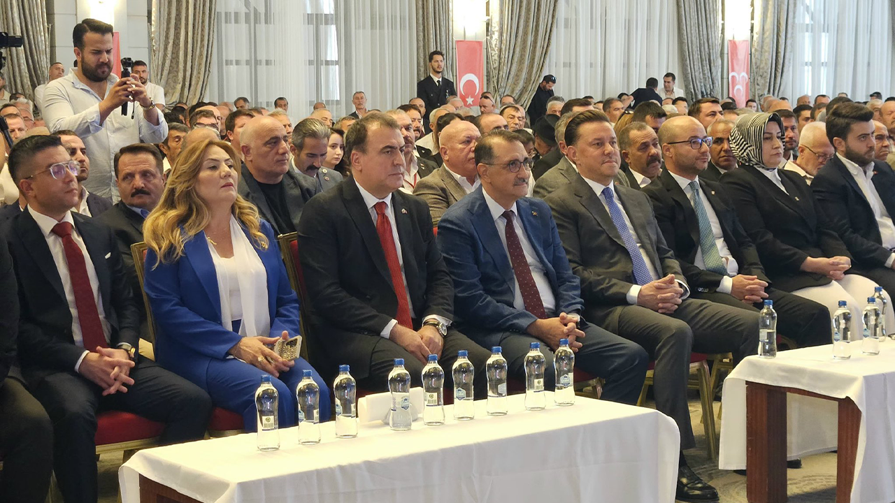 Kongreye Üst Düzey Siyasi İsimler Katıldı