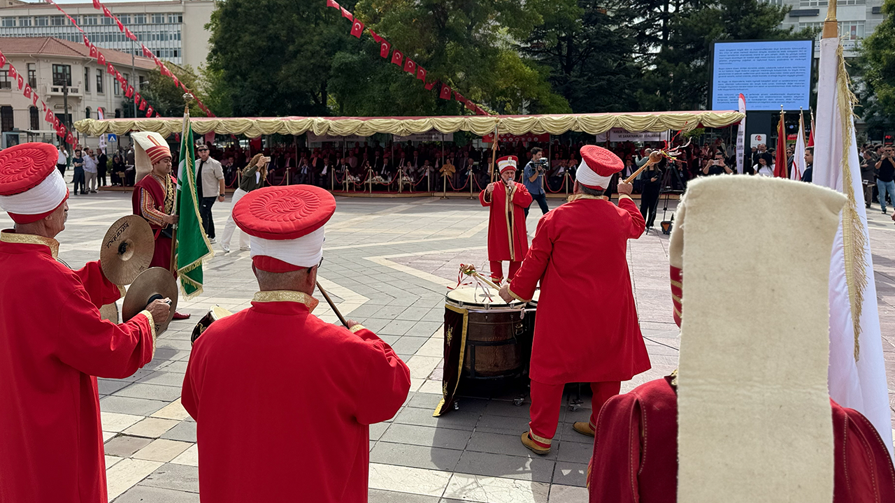 Şiirler Okundu, Mehter Gösterisi Yapıldı