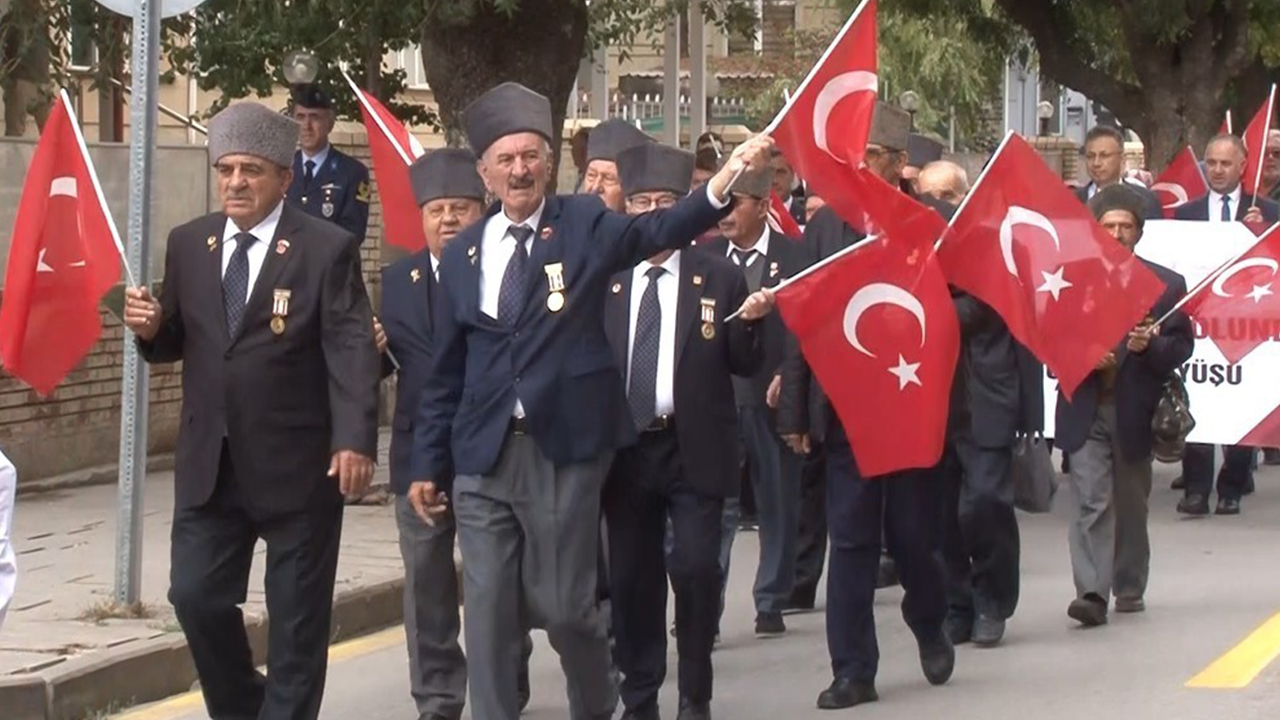 Yürüyüş Valilik Önünden Başladı