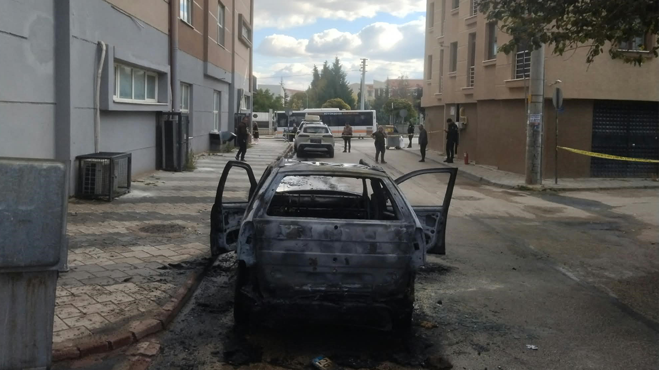 Alevlere Teslim Olan Araç Hurda Yığınına Döndü