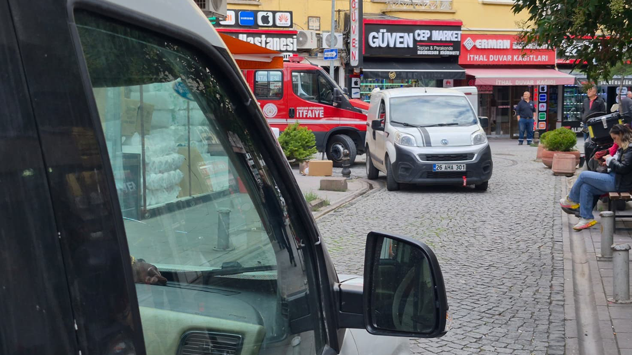 Araç Yoğunluğu Ve Hatalı Parklar Nedeniyle Araç Geçişleri Zorlaşıyor