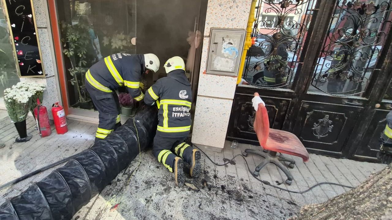 Çiçekçi Dükkanı Ya Gın