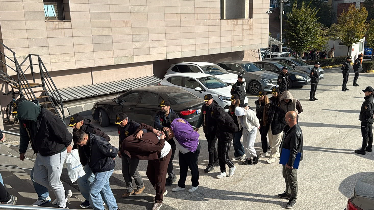 Eskişehir Merkezli Ahlak Operasyonunda 19 Mağdur Kadın Tespit Edildi!