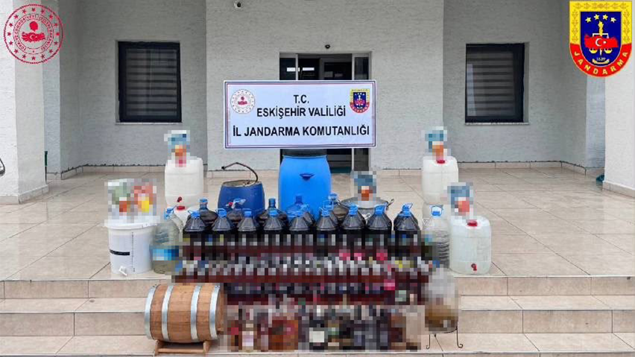 Eskişehir’de Evini Adeta Alkol Fabrikasına Çeviren Şahıs Yakalandı!