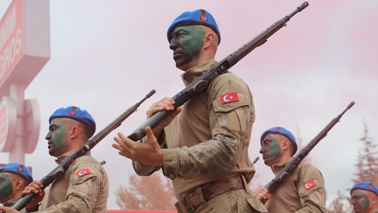 Jandarma Ve Komandolar Nefes Kesti