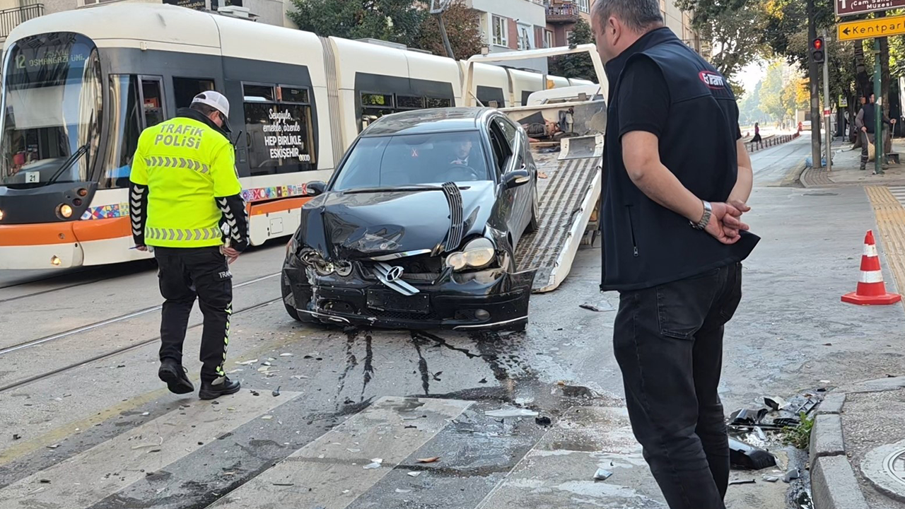 Kaza Nedeniyle Tramvay Seferlerinde Aksama Meydana Geldi