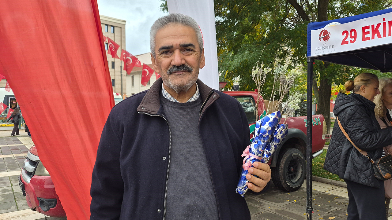 Lavanta Fidanları Vatandaşlarla Buluştu-1