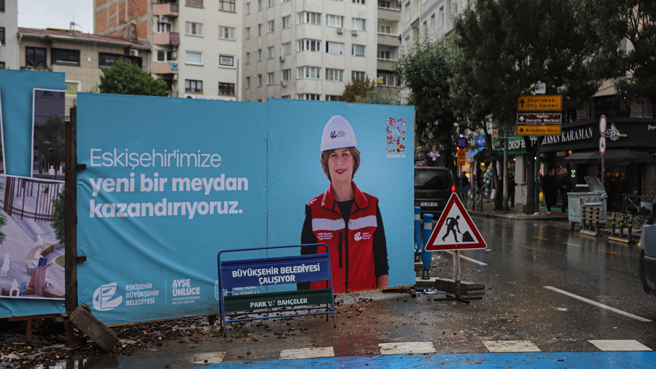 Meydanda Kazı Çalışmaları Sürüyor