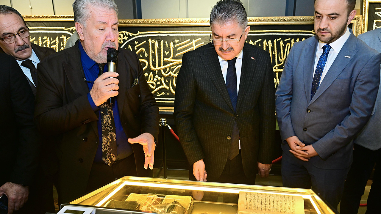 Mukaddes Emanetler 25 Ekim'e Kadar Sergilenecek