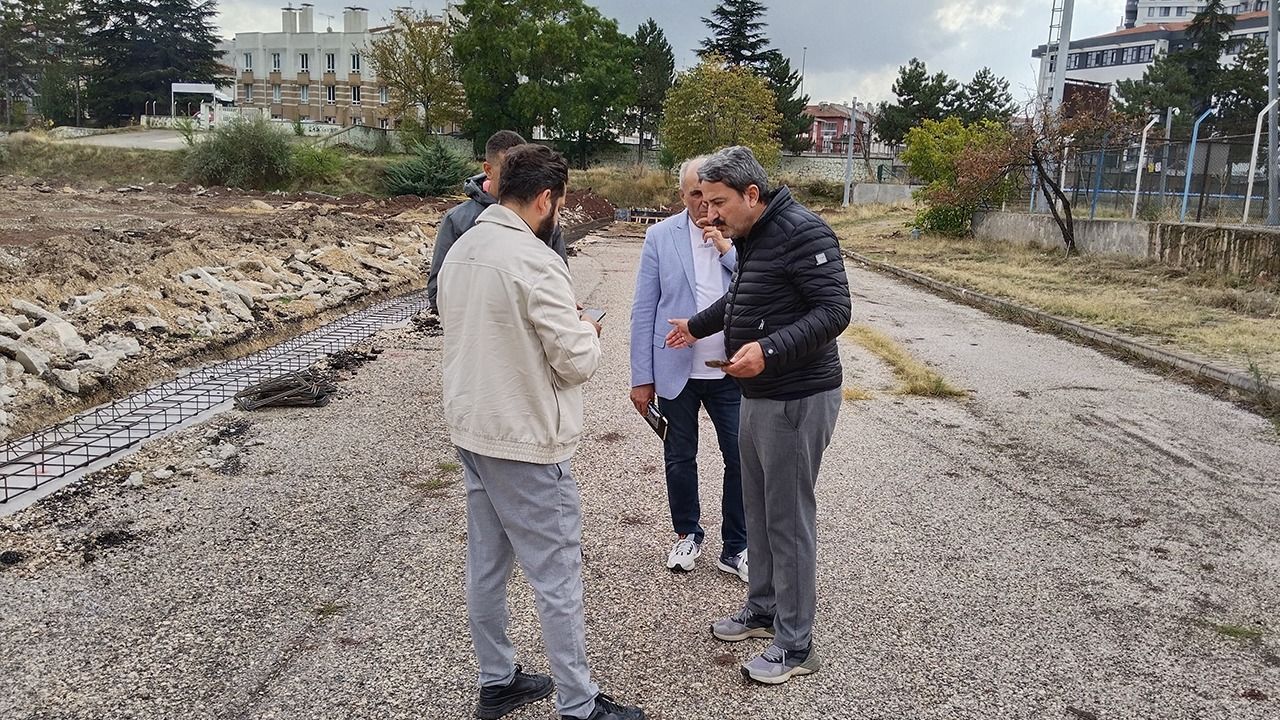 Necdet Yıldırım Spor Sahası'nda Çalışmalar Sürüyor